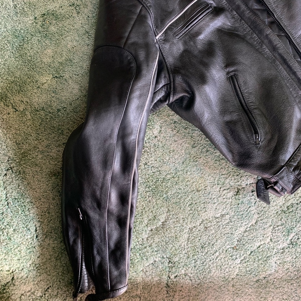 Leather Motorcycle Jacket🥾🕶🏍 - Picture 5 of 6